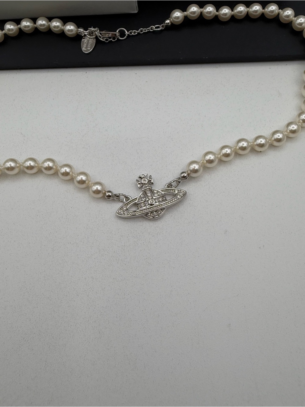 Vivienne Westwood Orb Pearl Neckalce - Picture 2 of 14